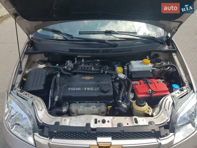 Бежевый Шевроле Авео, объемом двигателя 1.6 л и пробегом 140 тыс. км за 4650 $, фото 14 на Automoto.ua