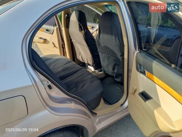 Бежевый Шевроле Авео, объемом двигателя 1.6 л и пробегом 165 тыс. км за 3650 $, фото 9 на Automoto.ua