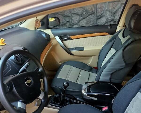 Бежевый Шевроле Авео, объемом двигателя 1.6 л и пробегом 177 тыс. км за 5000 $, фото 3 на Automoto.ua