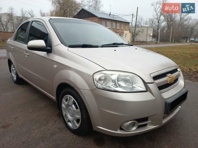 Бежевый Шевроле Авео, объемом двигателя 1.6 л и пробегом 180 тыс. км за 4600 $, фото 1 на Automoto.ua
