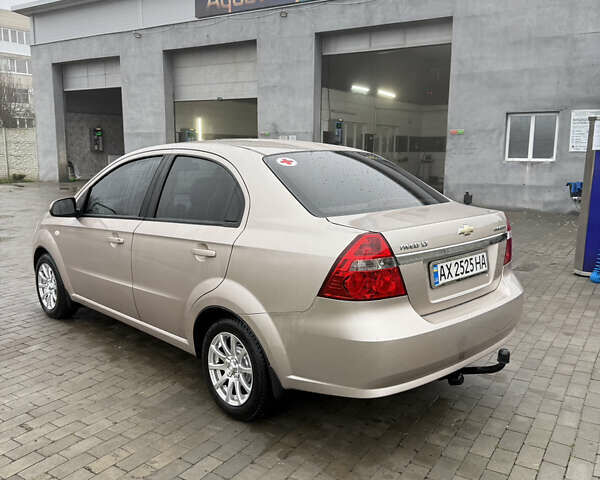 Бежевый Шевроле Авео, объемом двигателя 1.6 л и пробегом 278 тыс. км за 5400 $, фото 5 на Automoto.ua