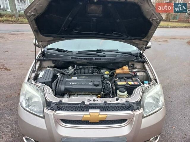 Бежевый Шевроле Авео, объемом двигателя 1.6 л и пробегом 180 тыс. км за 4600 $, фото 7 на Automoto.ua