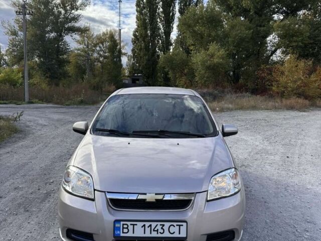 Бежевий Шевроле Авео, об'ємом двигуна 1.6 л та пробігом 202 тис. км за 1950 $, фото 1 на Automoto.ua