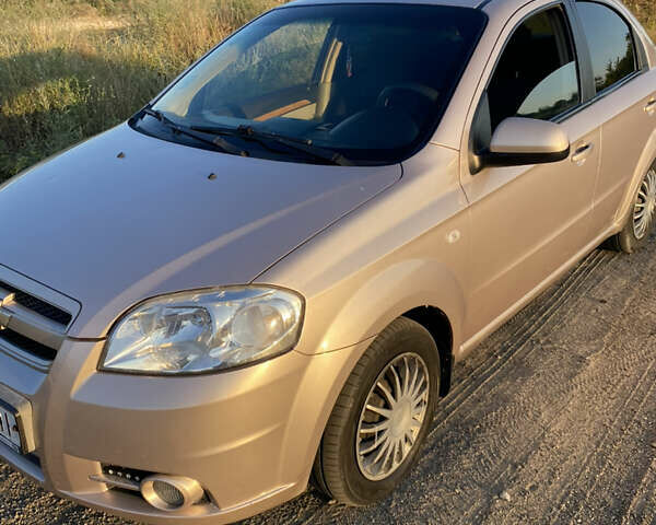 Бежевый Шевроле Авео, объемом двигателя 1.6 л и пробегом 210 тыс. км за 4200 $, фото 2 на Automoto.ua