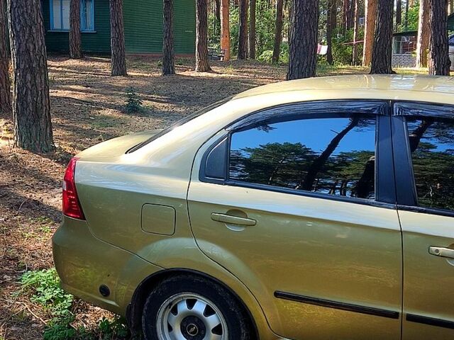 Бежевый Шевроле Авео, объемом двигателя 1.6 л и пробегом 196 тыс. км за 3200 $, фото 2 на Automoto.ua