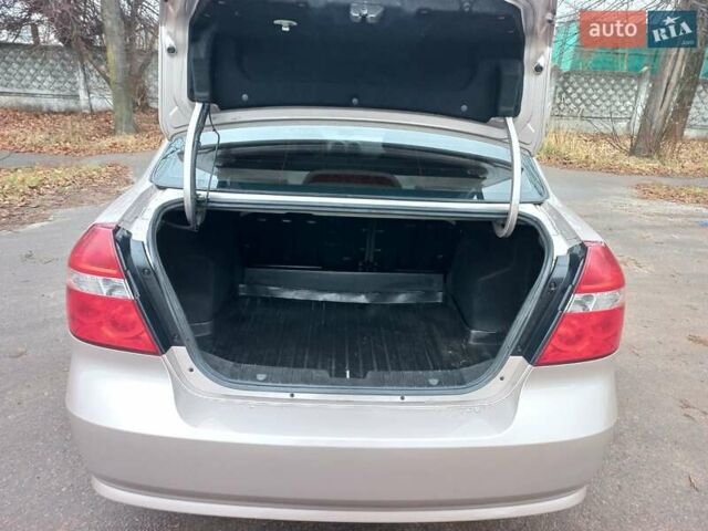 Бежевый Шевроле Авео, объемом двигателя 1.6 л и пробегом 180 тыс. км за 4600 $, фото 6 на Automoto.ua