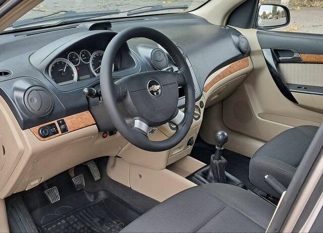 Бежевый Шевроле Авео, объемом двигателя 1.6 л и пробегом 63 тыс. км за 3800 $, фото 14 на Automoto.ua