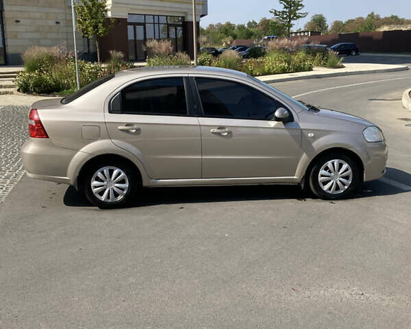 Бежевий Шевроле Авео, об'ємом двигуна 1.6 л та пробігом 470 тис. км за 3500 $, фото 6 на Automoto.ua