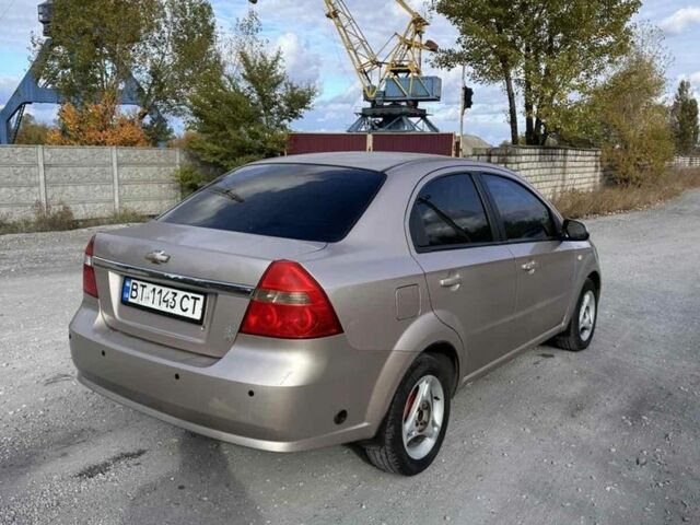 Бежевий Шевроле Авео, об'ємом двигуна 1.6 л та пробігом 202 тис. км за 1950 $, фото 3 на Automoto.ua
