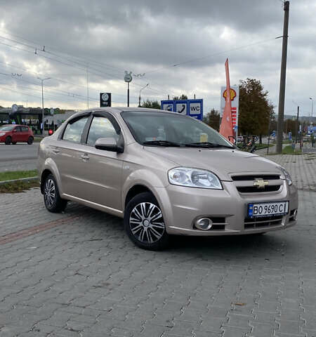 Бежевий Шевроле Авео, об'ємом двигуна 1.6 л та пробігом 140 тис. км за 4000 $, фото 3 на Automoto.ua