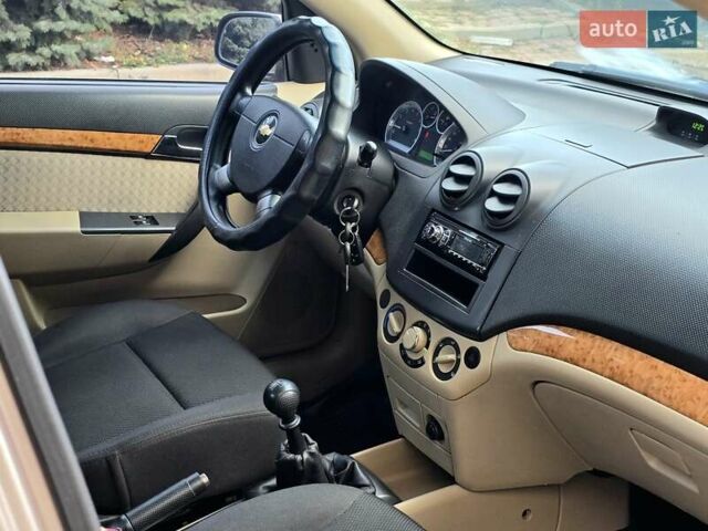 Бежевый Шевроле Авео, объемом двигателя 1.6 л и пробегом 170 тыс. км за 3300 $, фото 22 на Automoto.ua
