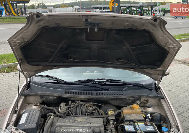 Бежевий Шевроле Авео, об'ємом двигуна 1.6 л та пробігом 140 тис. км за 4000 $, фото 27 на Automoto.ua