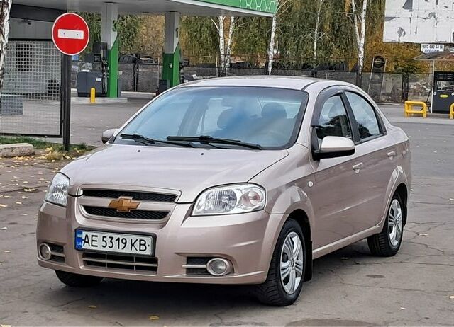 Бежевый Шевроле Авео, объемом двигателя 1.6 л и пробегом 63 тыс. км за 3800 $, фото 1 на Automoto.ua
