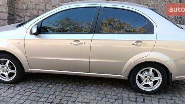 Бежевый Шевроле Авео, объемом двигателя 1.6 л и пробегом 177 тыс. км за 5000 $, фото 6 на Automoto.ua