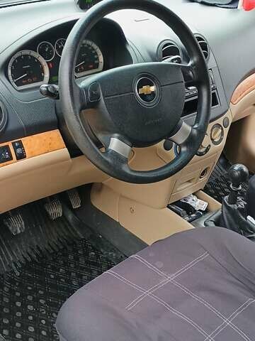 Бежевый Шевроле Авео, объемом двигателя 1.6 л и пробегом 154 тыс. км за 3500 $, фото 5 на Automoto.ua