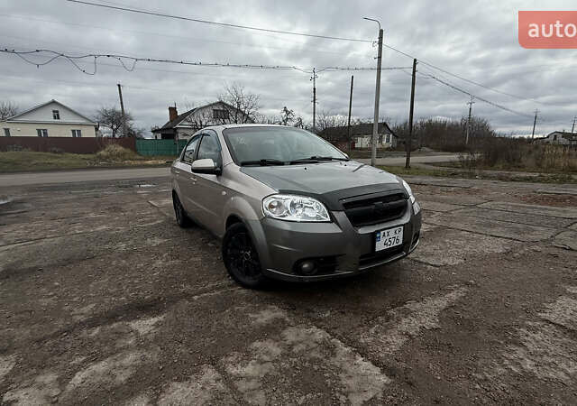 Бежевий Шевроле Авео, об'ємом двигуна 1.6 л та пробігом 205 тис. км за 2500 $, фото 6 на Automoto.ua