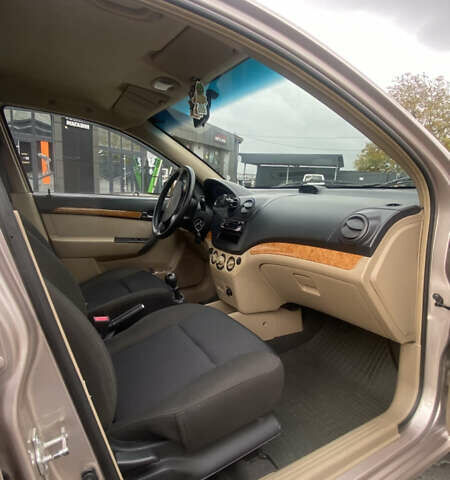 Бежевий Шевроле Авео, об'ємом двигуна 1.6 л та пробігом 140 тис. км за 4000 $, фото 12 на Automoto.ua