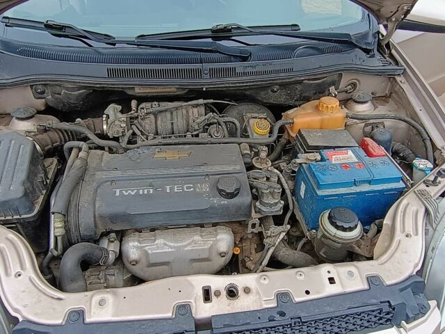 Бежевый Шевроле Авео, объемом двигателя 1.6 л и пробегом 154 тыс. км за 3500 $, фото 7 на Automoto.ua