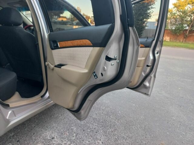 Бежевий Шевроле Авео, об'ємом двигуна 1.6 л та пробігом 180 тис. км за 4750 $, фото 10 на Automoto.ua