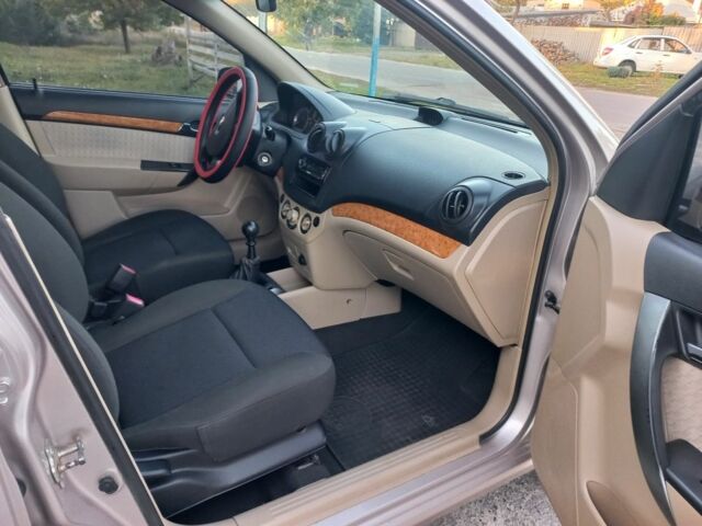 Бежевый Шевроле Авео, объемом двигателя 0 л и пробегом 180 тыс. км за 4650 $, фото 5 на Automoto.ua