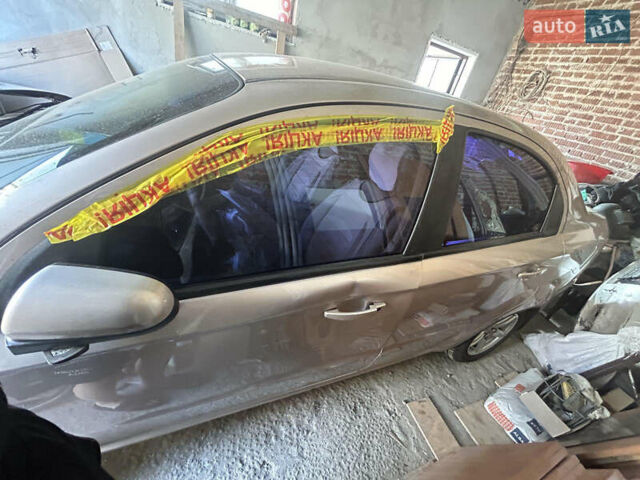 Бежевий Шевроле Авео, об'ємом двигуна 1.6 л та пробігом 102 тис. км за 2300 $, фото 4 на Automoto.ua