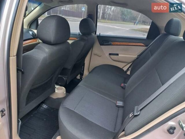 Бежевый Шевроле Авео, объемом двигателя 1.6 л и пробегом 180 тыс. км за 4500 $, фото 14 на Automoto.ua