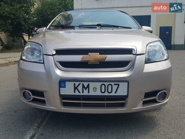 Бежевый Шевроле Авео, объемом двигателя 1.6 л и пробегом 140 тыс. км за 4650 $, фото 1 на Automoto.ua
