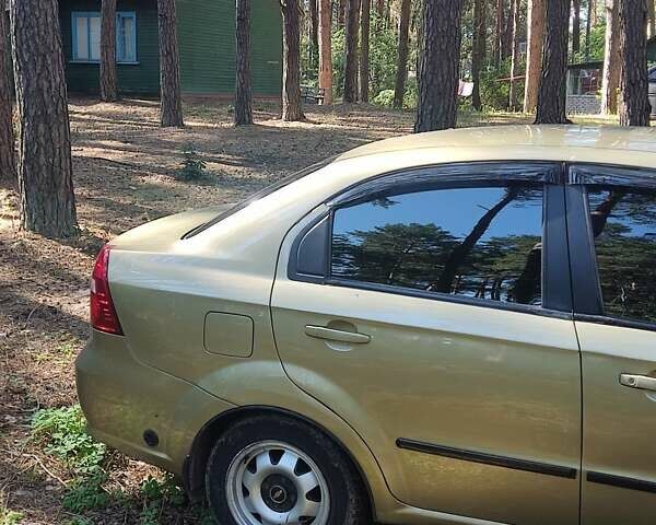 Бежевый Шевроле Авео, объемом двигателя 1.6 л и пробегом 196 тыс. км за 3500 $, фото 2 на Automoto.ua