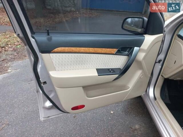 Бежевый Шевроле Авео, объемом двигателя 1.6 л и пробегом 180 тыс. км за 4600 $, фото 21 на Automoto.ua