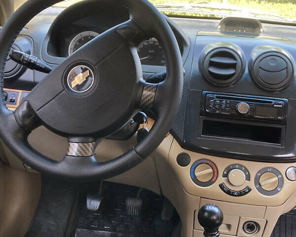 Бежевий Шевроле Авео, об'ємом двигуна 1.6 л та пробігом 470 тис. км за 3500 $, фото 7 на Automoto.ua