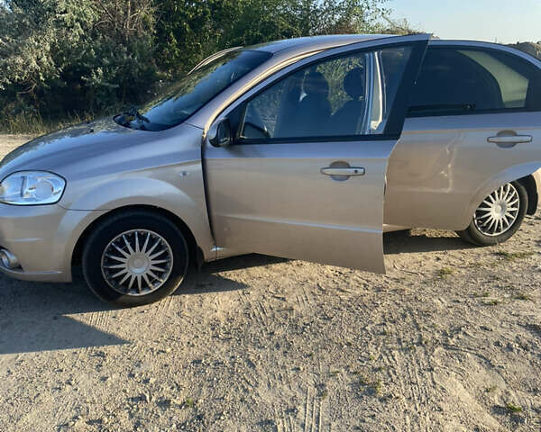 Бежевый Шевроле Авео, объемом двигателя 1.6 л и пробегом 210 тыс. км за 4200 $, фото 19 на Automoto.ua