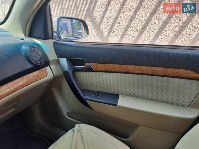 Бежевый Шевроле Авео, объемом двигателя 1.6 л и пробегом 195 тыс. км за 3000 $, фото 21 на Automoto.ua