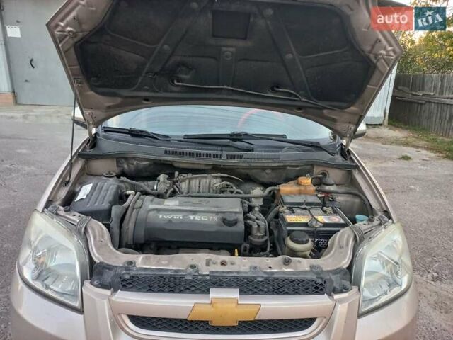 Бежевый Шевроле Авео, объемом двигателя 1.6 л и пробегом 180 тыс. км за 4650 $, фото 7 на Automoto.ua