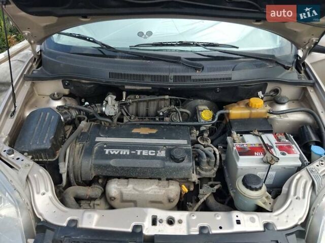 Бежевий Шевроле Авео, об'ємом двигуна 1.6 л та пробігом 284 тис. км за 4500 $, фото 5 на Automoto.ua