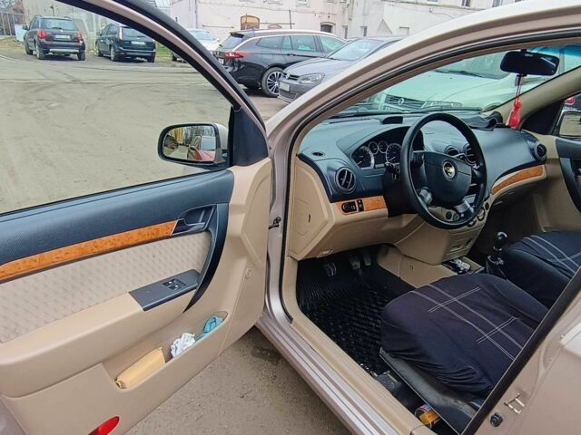 Бежевый Шевроле Авео, объемом двигателя 1.6 л и пробегом 154 тыс. км за 3500 $, фото 5 на Automoto.ua