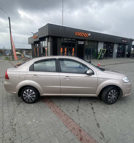 Бежевий Шевроле Авео, об'ємом двигуна 1.6 л та пробігом 140 тис. км за 4000 $, фото 6 на Automoto.ua