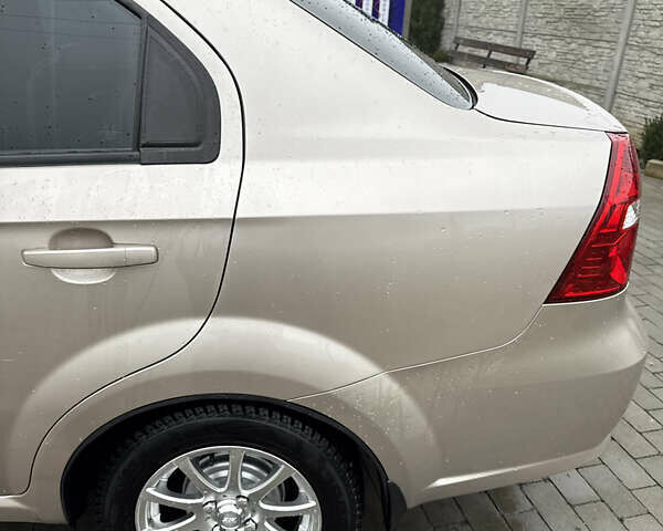 Бежевый Шевроле Авео, объемом двигателя 1.6 л и пробегом 278 тыс. км за 5400 $, фото 16 на Automoto.ua