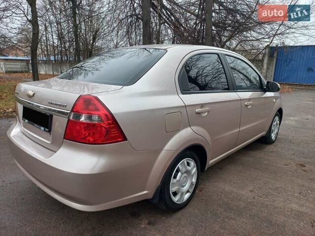 Бежевый Шевроле Авео, объемом двигателя 1.6 л и пробегом 180 тыс. км за 4600 $, фото 3 на Automoto.ua