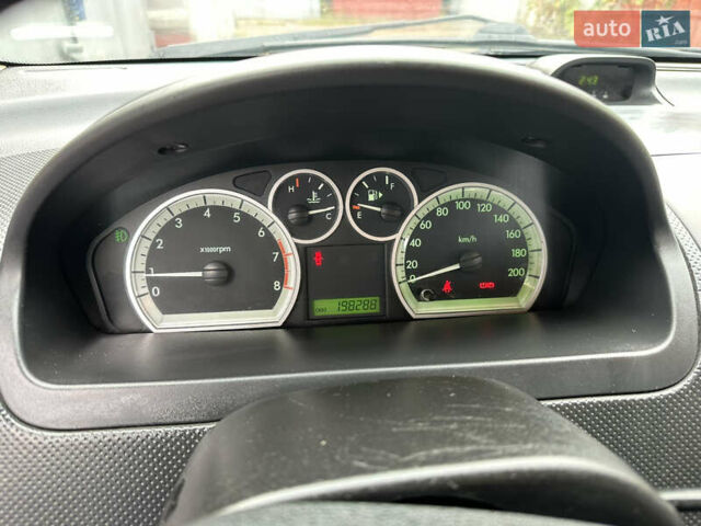 Шевроле Авео 2008 в Кременчуге на Automoto.ua Бежевый Шевроле Авео, объемом двигателя 1.6 л и пробегом 198 тыс. км за 5100 $, фото 9 на Automoto.ua