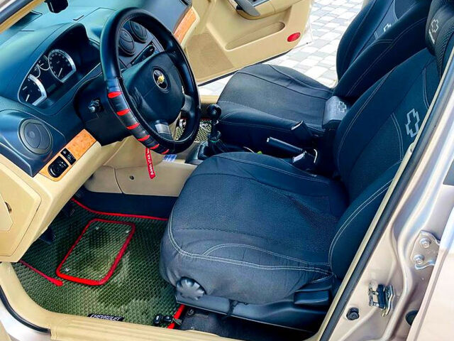 Бежевый Шевроле Авео, объемом двигателя 1.6 л и пробегом 241 тыс. км за 3700 $, фото 2 на Automoto.ua