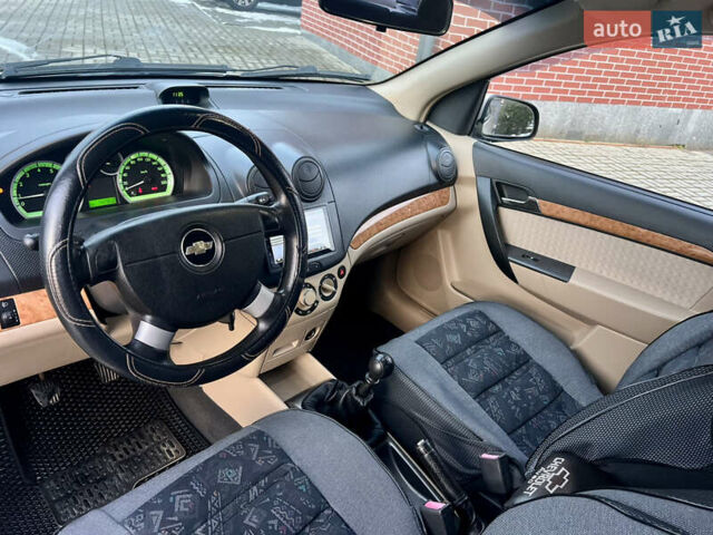 Бежевый Шевроле Авео, объемом двигателя 1.62 л и пробегом 142 тыс. км за 3900 $, фото 11 на Automoto.ua