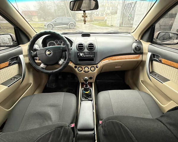 Бежевый Шевроле Авео, объемом двигателя 1.6 л и пробегом 278 тыс. км за 5400 $, фото 43 на Automoto.ua