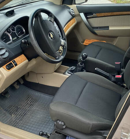 Бежевий Шевроле Авео, об'ємом двигуна 1.6 л та пробігом 140 тис. км за 4000 $, фото 15 на Automoto.ua