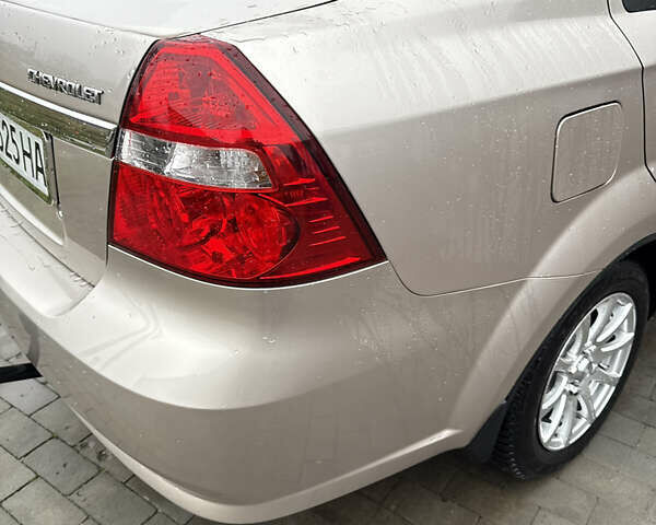 Бежевый Шевроле Авео, объемом двигателя 1.6 л и пробегом 278 тыс. км за 5400 $, фото 20 на Automoto.ua