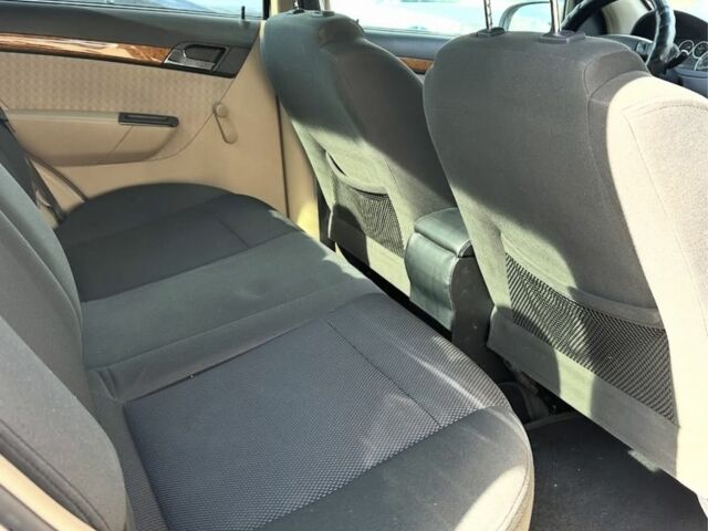 Бежевый Шевроле Авео, объемом двигателя 1.6 л и пробегом 3 тыс. км за 4400 $, фото 3 на Automoto.ua