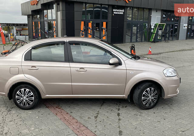 Бежевий Шевроле Авео, об'ємом двигуна 1.6 л та пробігом 140 тис. км за 4000 $, фото 5 на Automoto.ua
