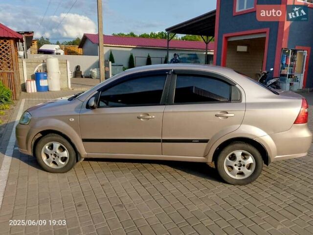 Бежевый Шевроле Авео, объемом двигателя 1.6 л и пробегом 165 тыс. км за 3650 $, фото 3 на Automoto.ua