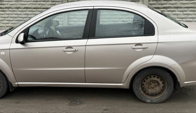 Бежевый Шевроле Авео, объемом двигателя 1.6 л и пробегом 190 тыс. км за 3200 $, фото 4 на Automoto.ua