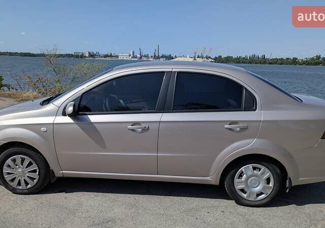 Бежевый Шевроле Авео, объемом двигателя 1.6 л и пробегом 99 тыс. км за 5000 $, фото 2 на Automoto.ua