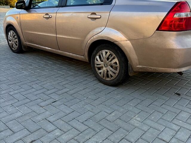 Шевроле Авео 2008 в Новоукраинке на Automoto.ua Бежевый Шевроле Авео, объемом двигателя 1.6 л и пробегом 190 тыс. км за 2800 $, фото 3 на Automoto.ua
